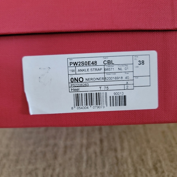 Valentino Garavani Rockstud Studwrap Heel Pumps in Black, Size 38 - Picture 9 of 11